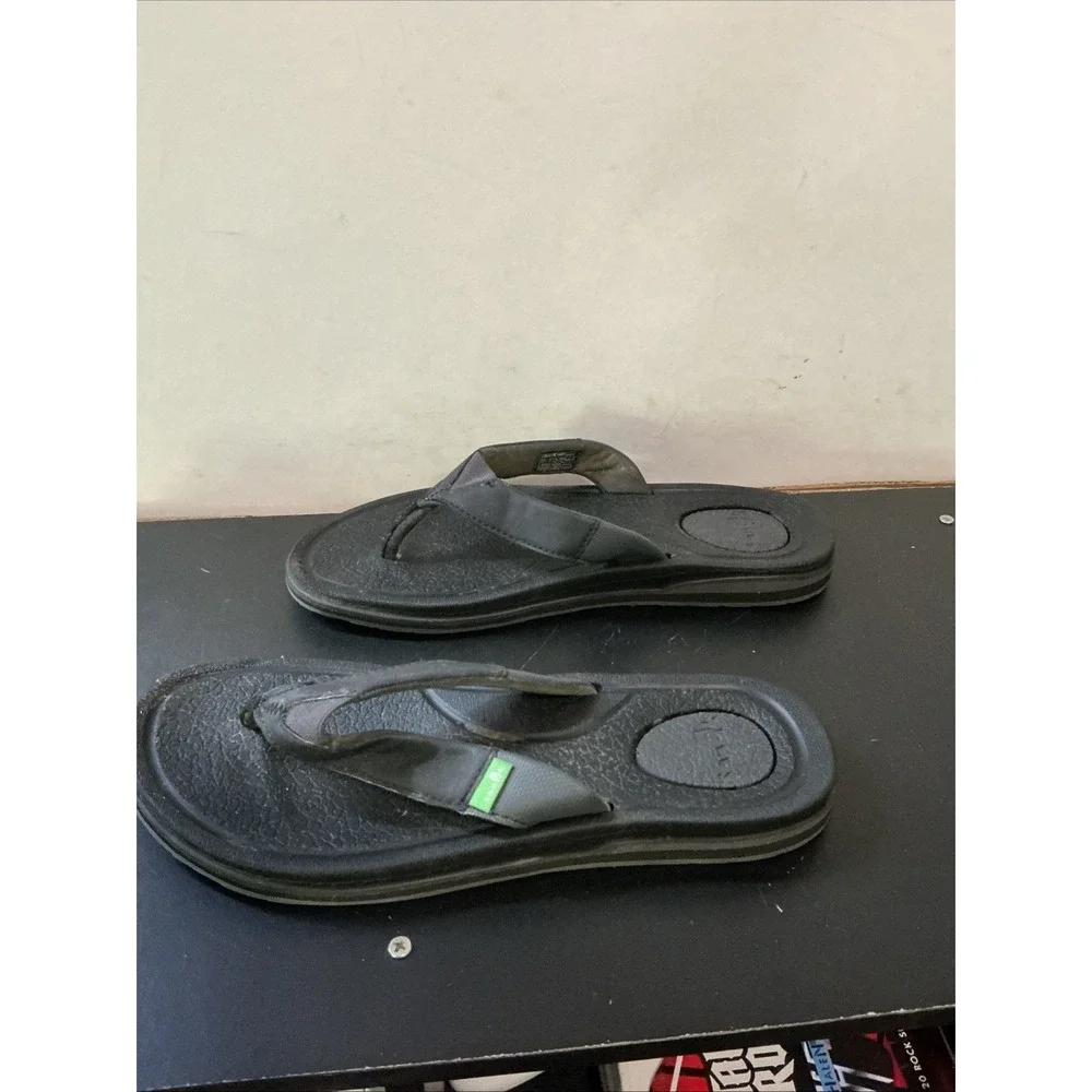 Sanuk Beer Cozy Flip Flops Mens Size 9 Black Yoga Mat Comfort Sandals 1099404